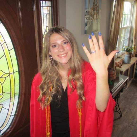 Meet your Posher, Isabelle - Picture 4 of 6